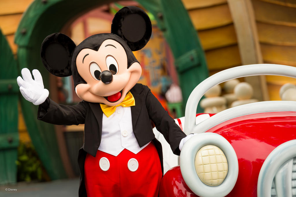 1928: Aparece Mickey Mouse, emblema de la compañía Disney