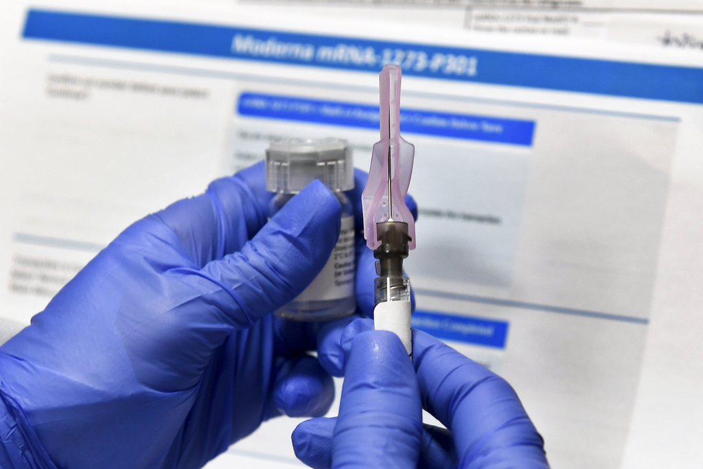 Vacunas prometedoras presionan otros ensayos