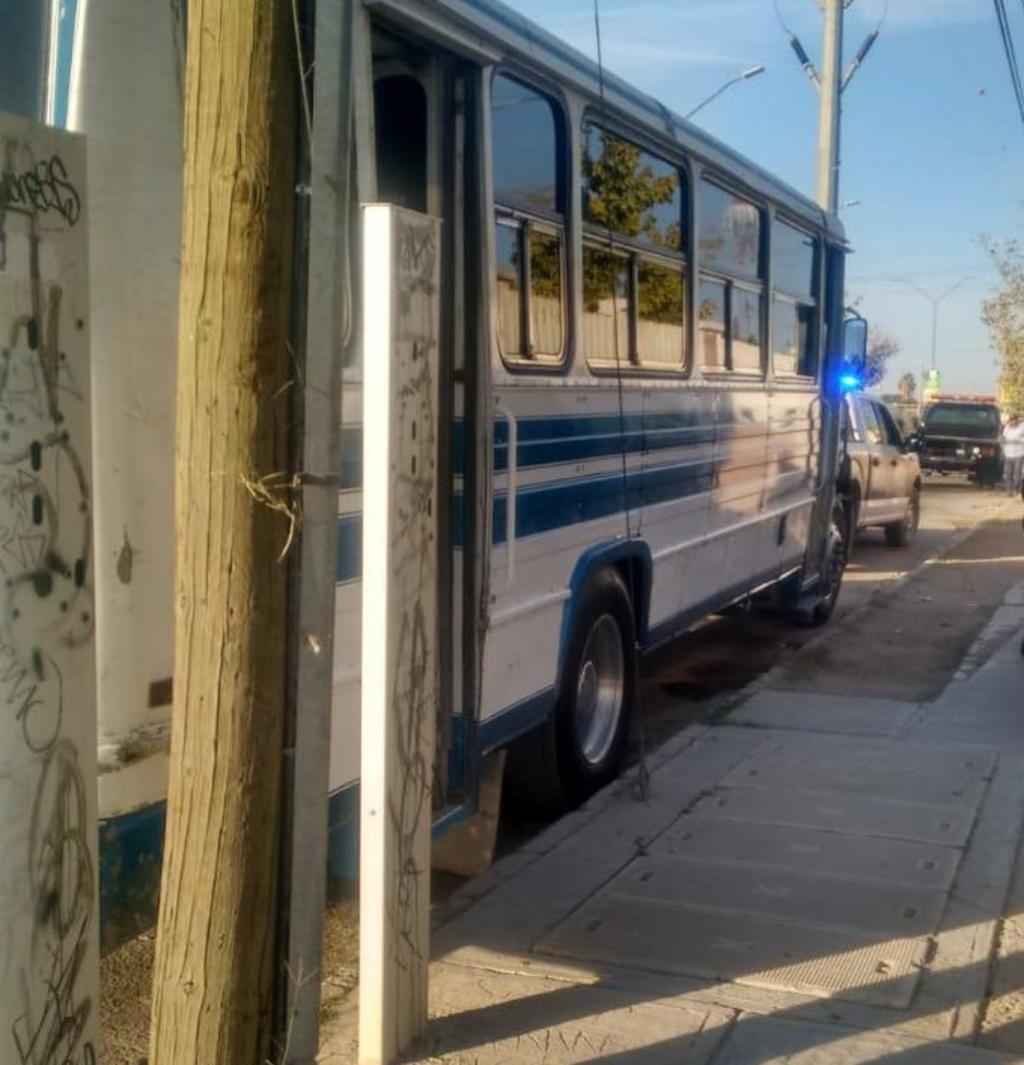Chofer de autobús en Gómez Palacio huye tras provocar caída de pasajero