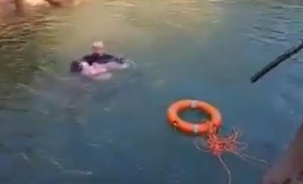 Diplomático británico salva a mujer de morir ahogada en un río en China