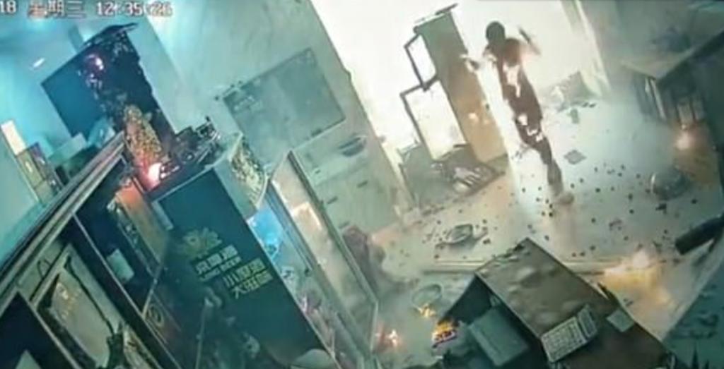 Aparatosa explosión en restaurante chino deja 34 heridos