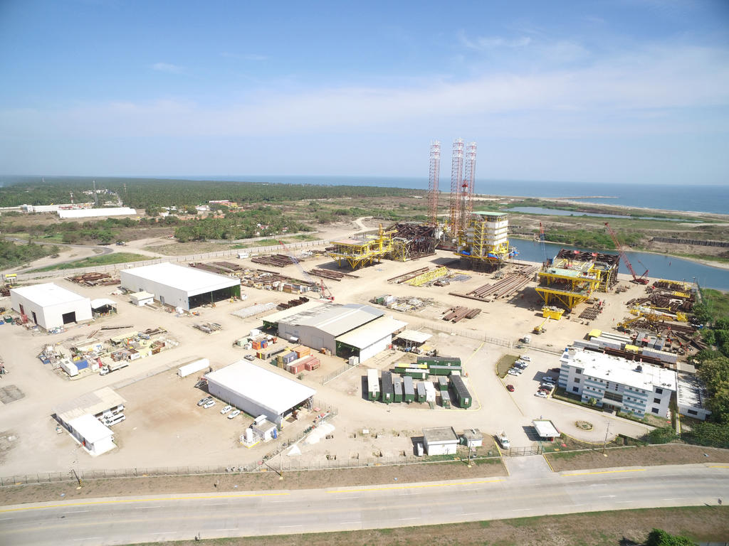 Queda refinería de Dos Bocas en zona de riesgo