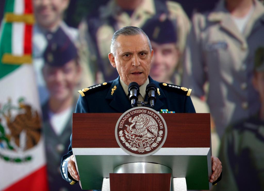 Cienfuegos regresa a México y se va a casa 
