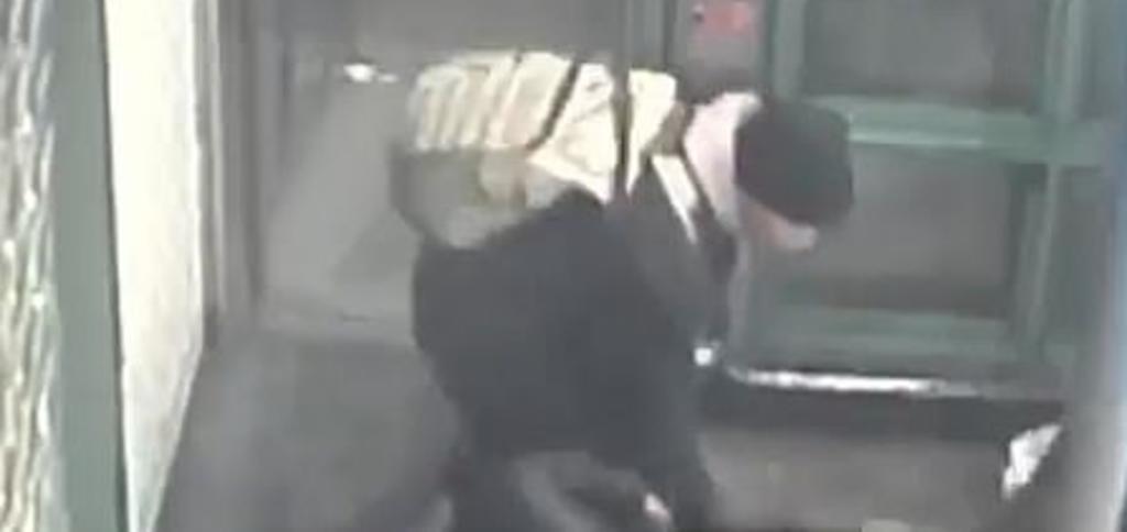 Anciana es golpeada por una pareja tras reclamo por no traer cubrebocas