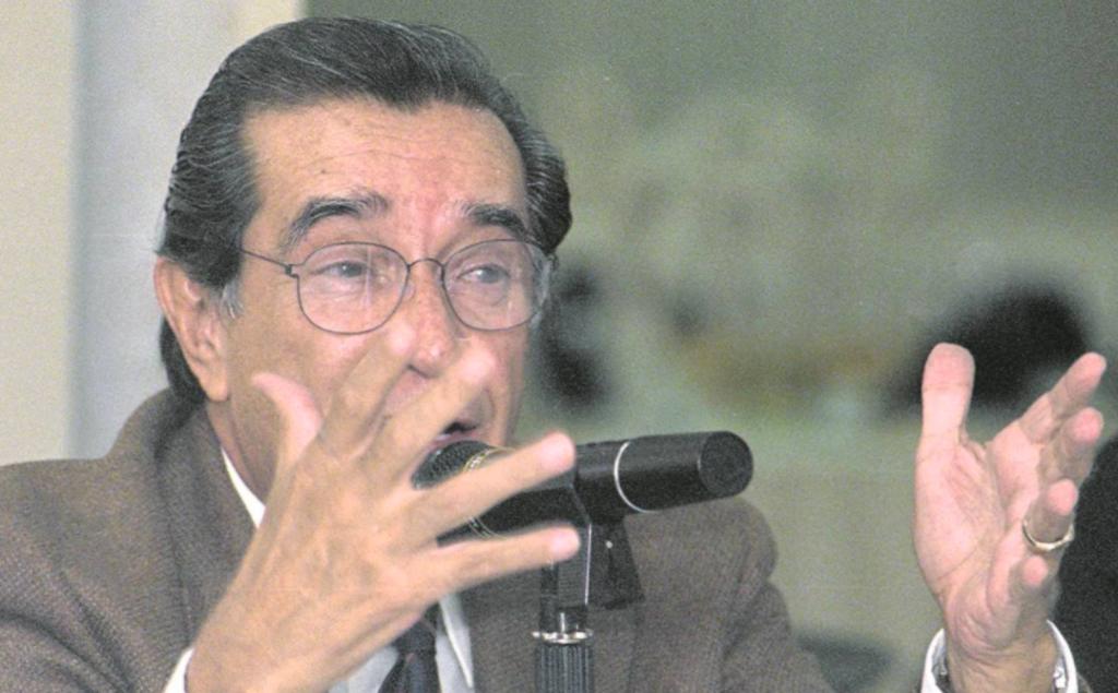 Muere Víctor Flores Olea, primer presidente de Conaculta
