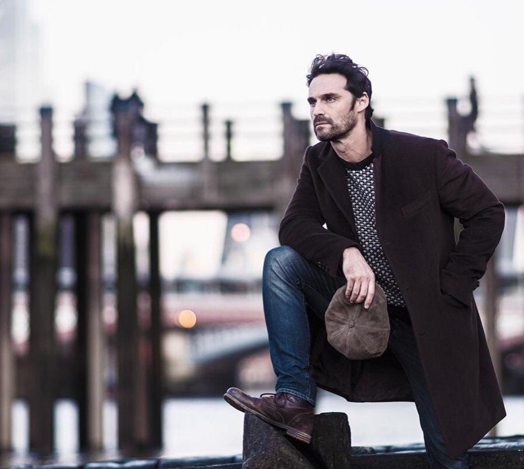 Sánchez, el tercero en discordia en Pequeñas coincidencias