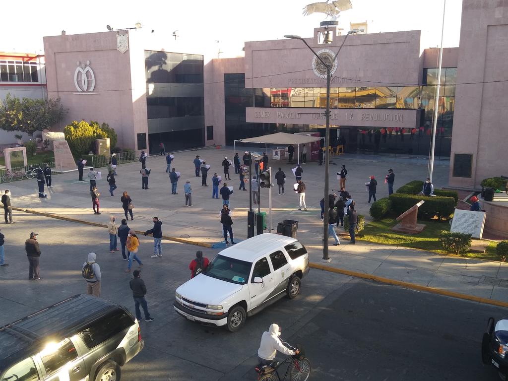 Sindicalizados de Gómez Palacio protestan nuevamente en la Presidencia Municipal