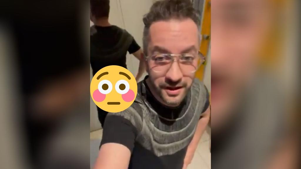 Chumel Torres muestra su trasero tras desmentir que fue atropellado