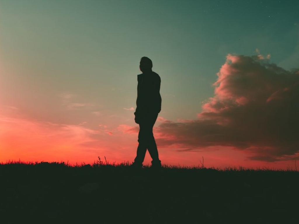 Sale a dar un paseo tras discutir con su esposa y camina 450 kilómetros