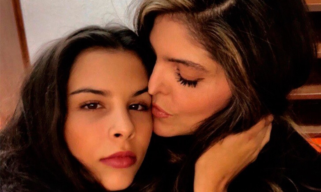 Piden a Ana Bárbara no llevarse a Paula