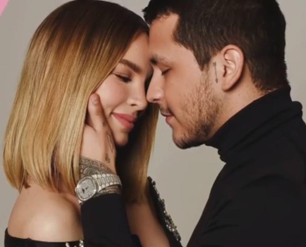 Belinda y Christian Nodal posan por primera vez juntos para revista