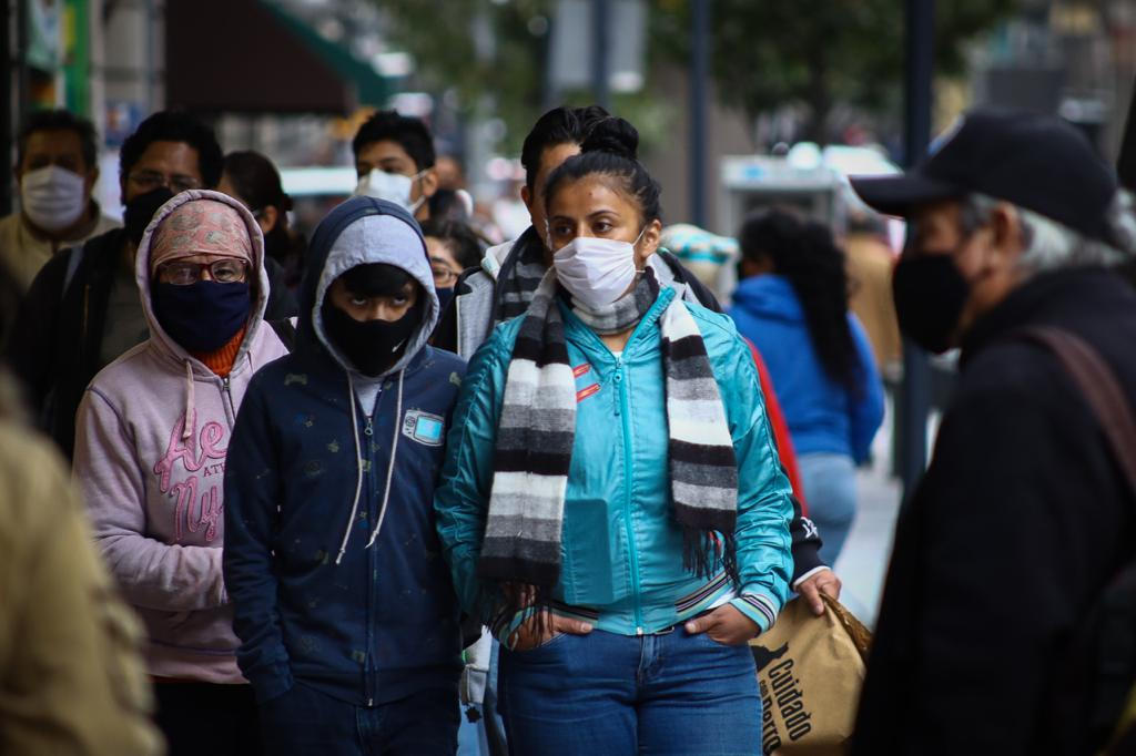 Recomienda OMS usar cubrebocas durante reuniones de Navidad