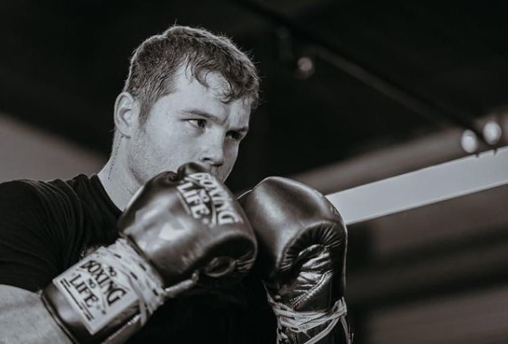 Puños del 'Canelo' Álvarez son TNT para los púgiles británicos
