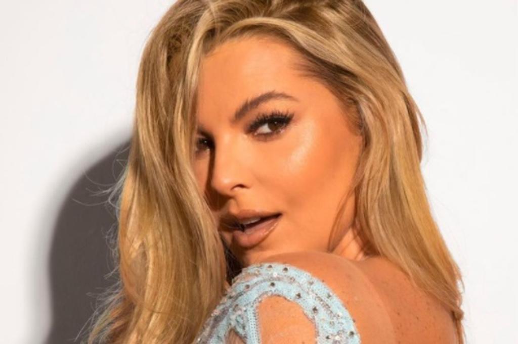 Entre transparencias, Marjorie De Sousa muestra su figura con el Sol