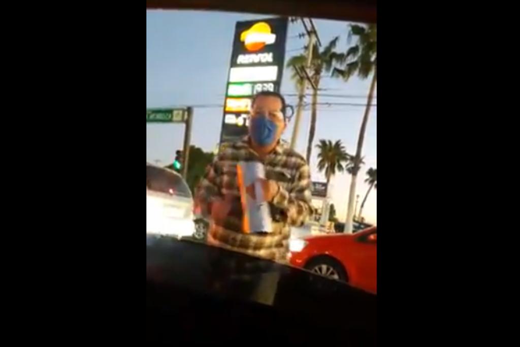 Se hace viral un video de exvocalista de Tropicalísimo Apache cantando en las calles de Hermosillo