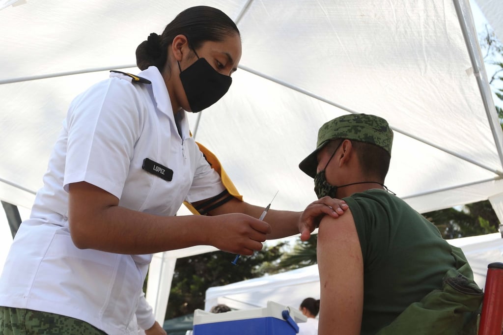 Hacen simulacro de vacunación