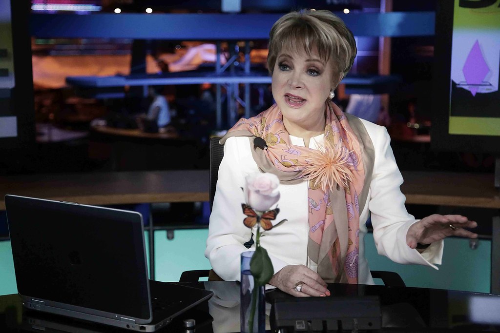 Lanza colección de playeras