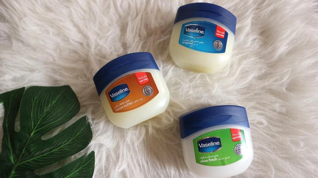 ¿Cómo usar la vaselina en tu rutina de belleza?