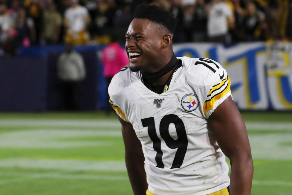 Promete JuJu Smith-Schuster dejar de bailar sobre logos de los equipos