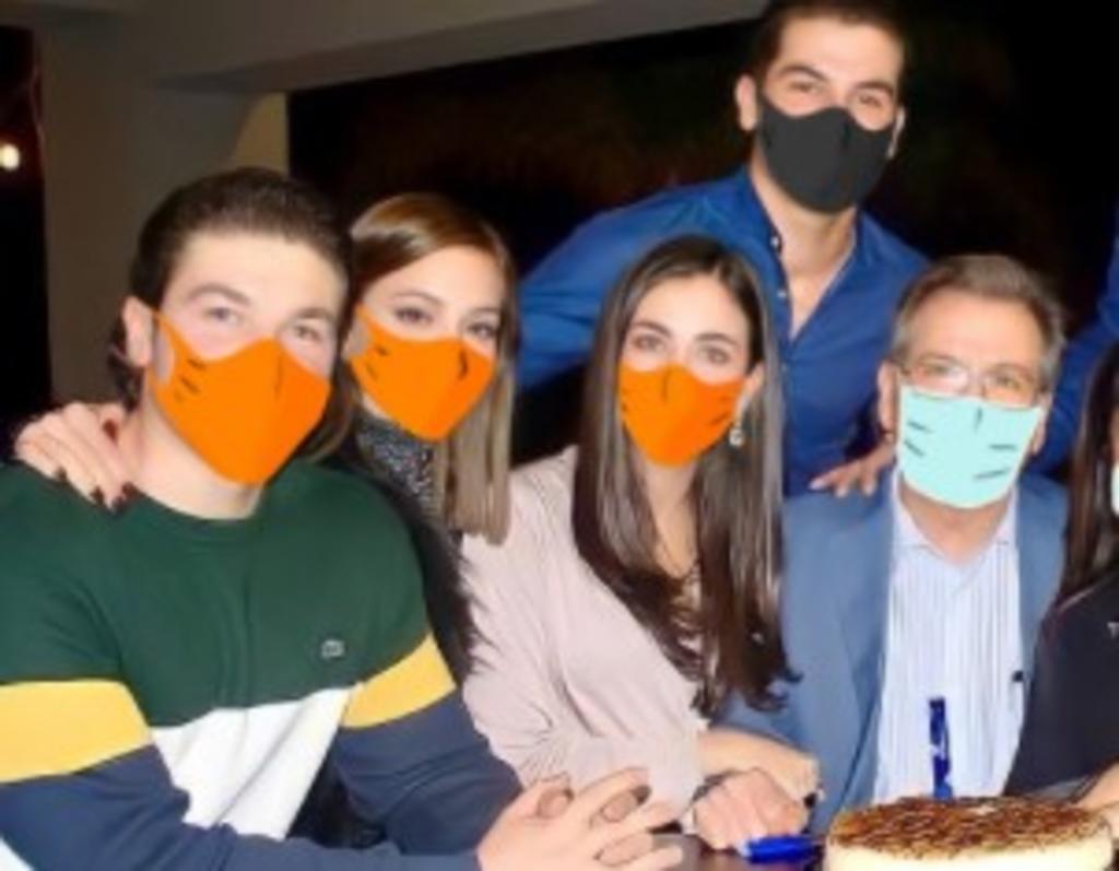 Samuel García 'compra cubrebocas a Disney'; descubren Photoshop en mensaje