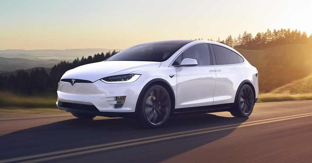 Tesla incluye 'La Cucaracha' en el claxon