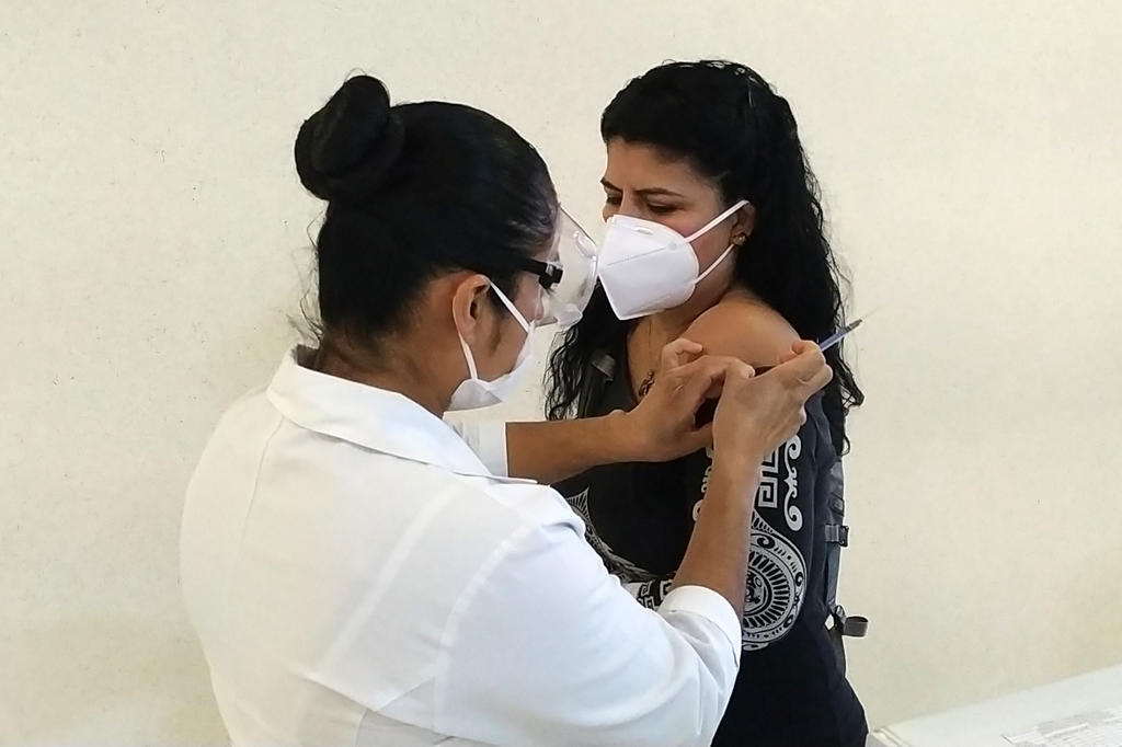 Convocan a más trabajadores durante asignación de vacunas COVID en Edomex