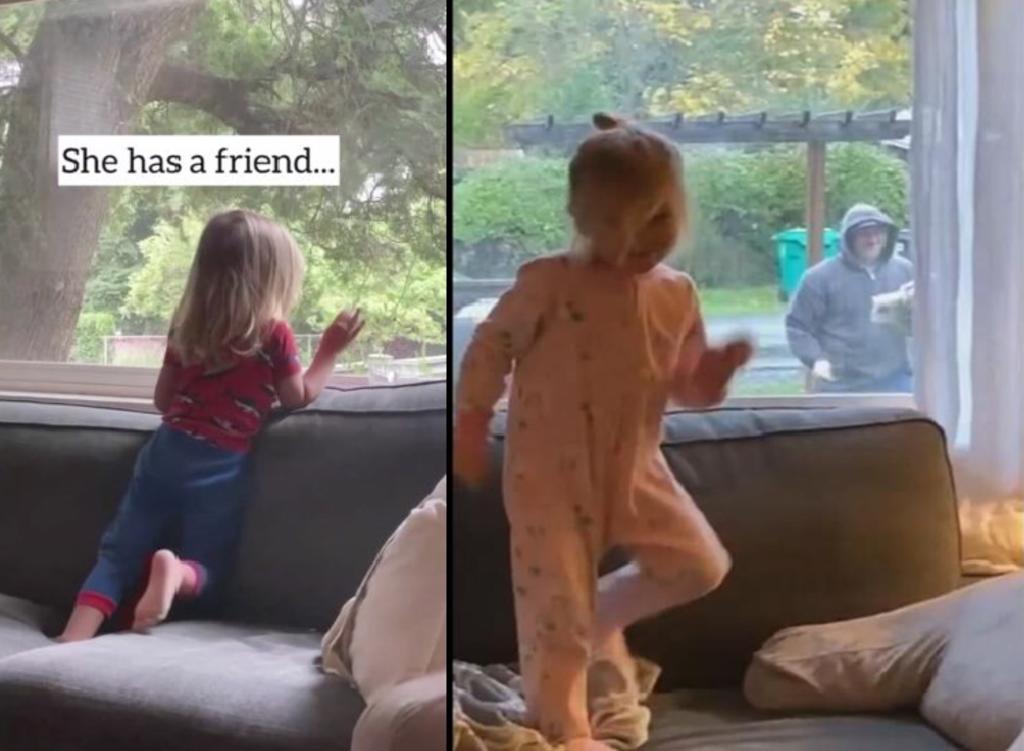 Niña baila cada que llega el cartero y su amistad enternece