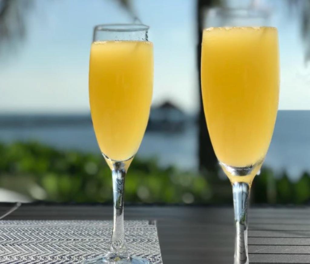 Así surgió la mimosa, bebida que no puede faltar en cualquier brunch