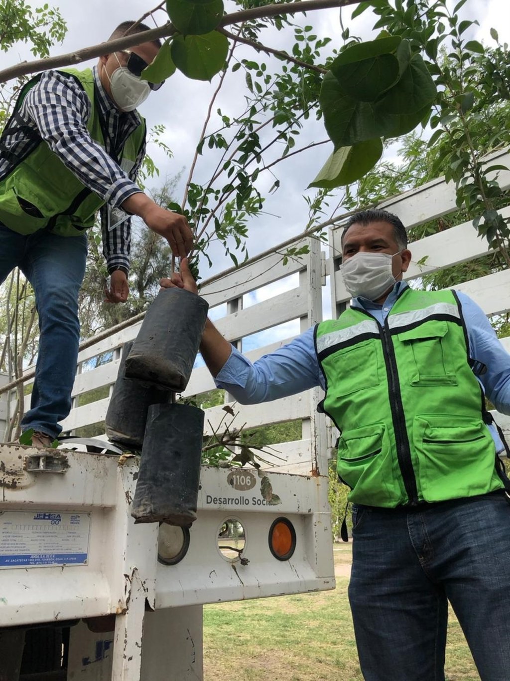 Trabajan en el aumento de áreas verdes en Gómez Palacio