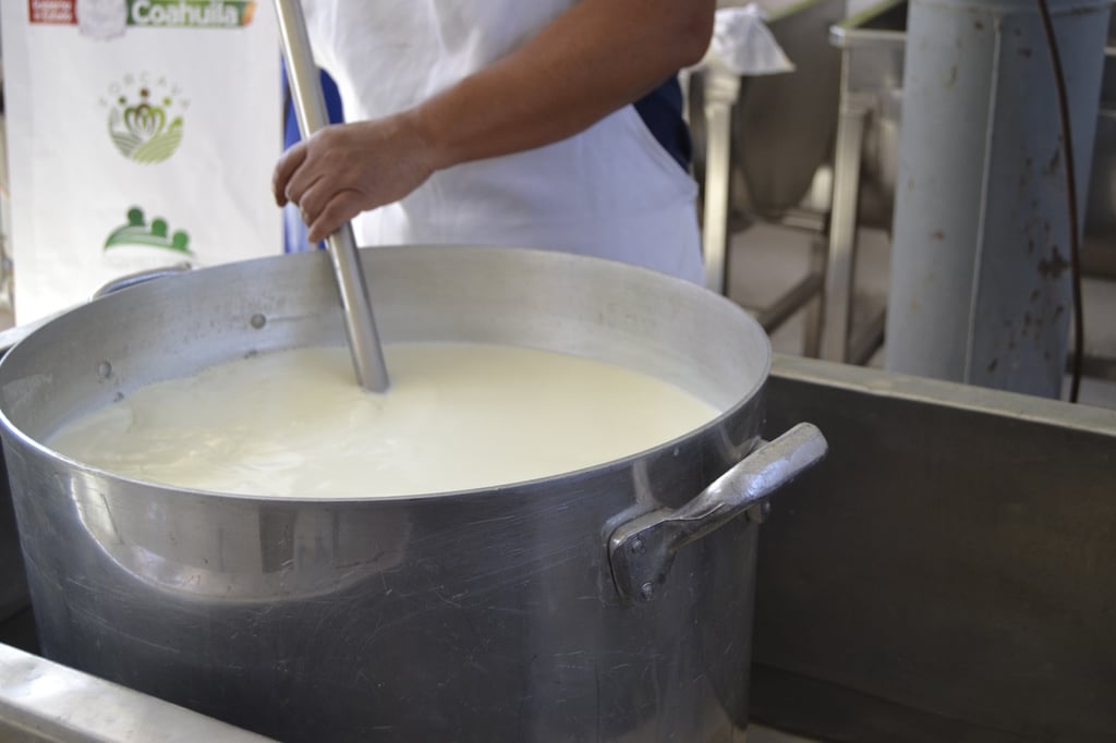 Crece producción de leche de vaca en Durango