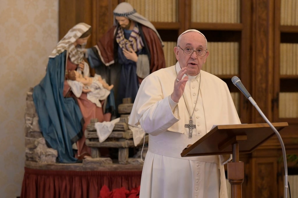 Papa Francisco ora por la paz