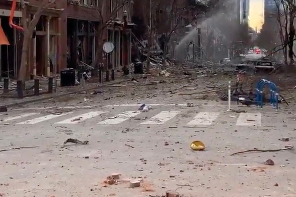 Responsable de la explosión en Nashville envió material a conocidos:FBI