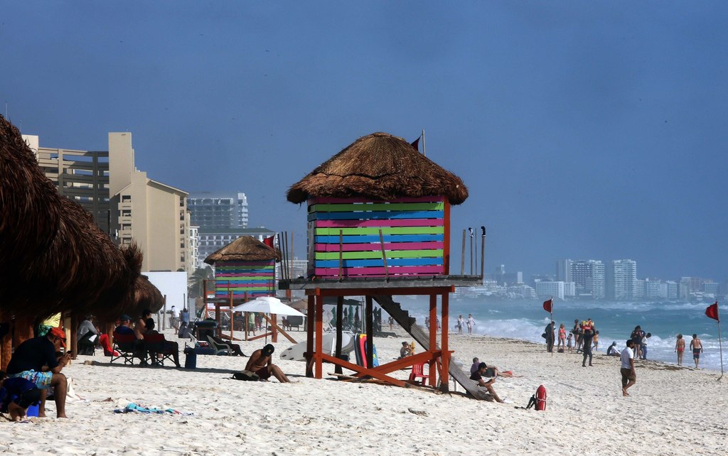 Eluden restricciones en Playa del Carmen