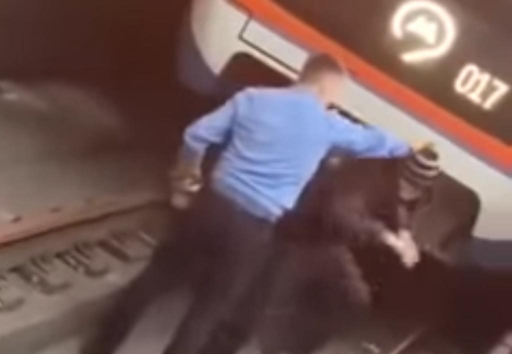 Hombre en estado de ebriedad salta a las vías del metro previo a llegada del tren