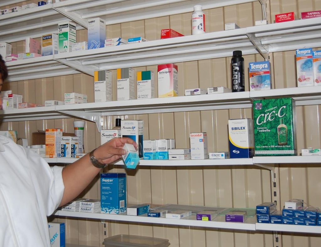 Escasean productos de atención a Covid en farmacias