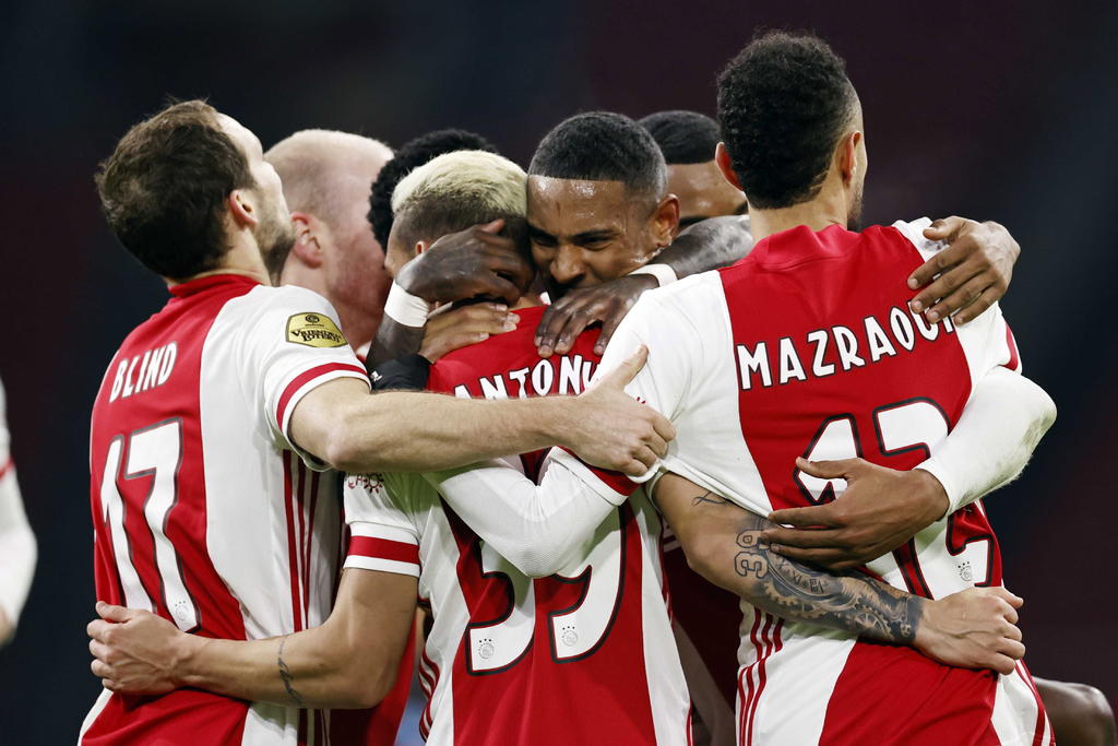 Ajax sostiene su liderato de la Eredivisie ante el PSV Eindhoven