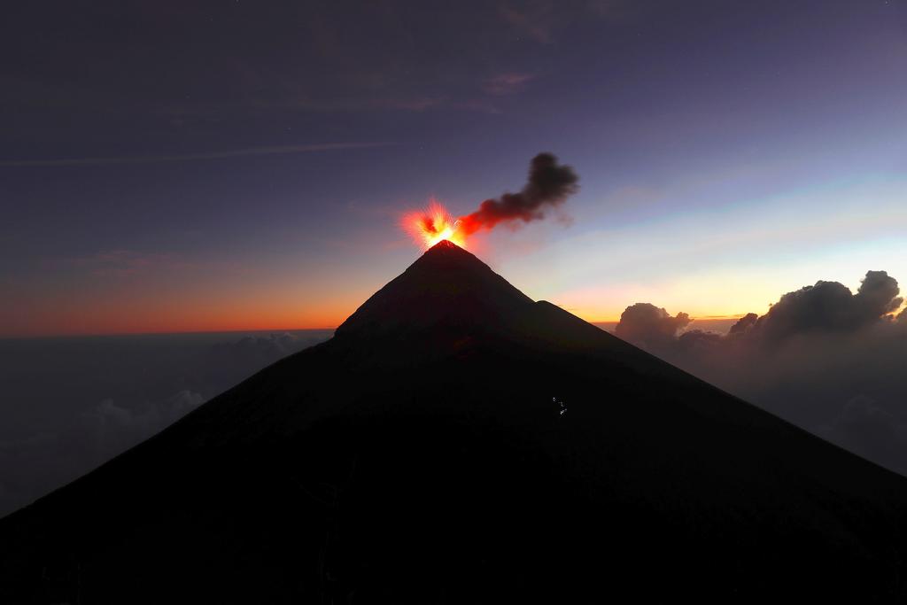 Volcán de Fuego de Guatemala registra 12 explosiones por hora