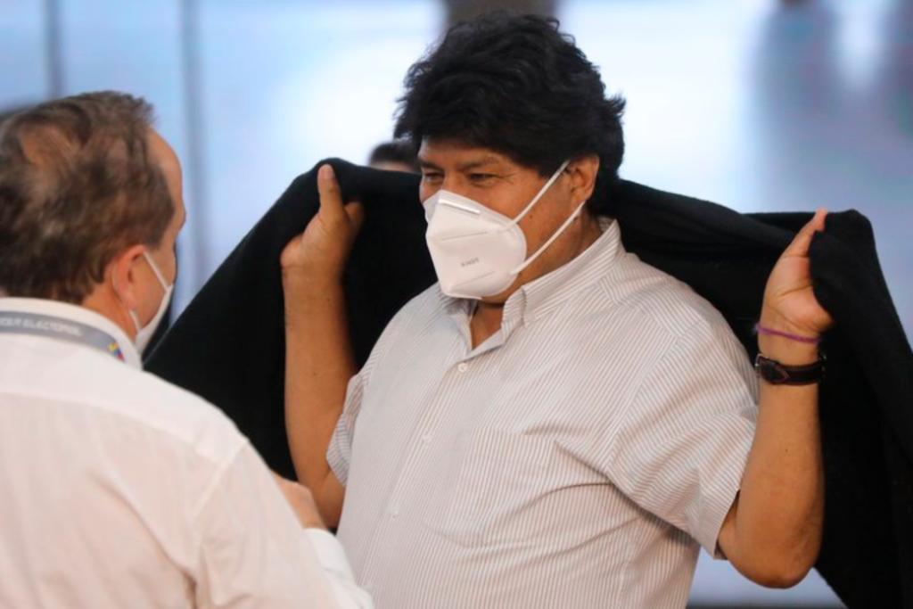 Evo Morales inicia tratamiento médico contra COVID