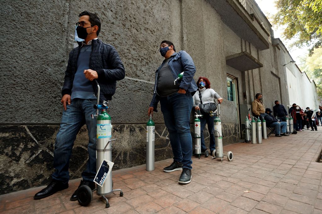 Suman 15 mil 873 nuevos contagios de Covid en México