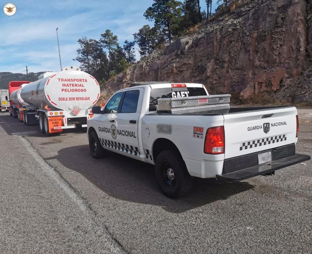 Guardia Nacional asegura 131 mil litros de hidrocarburo en Durango