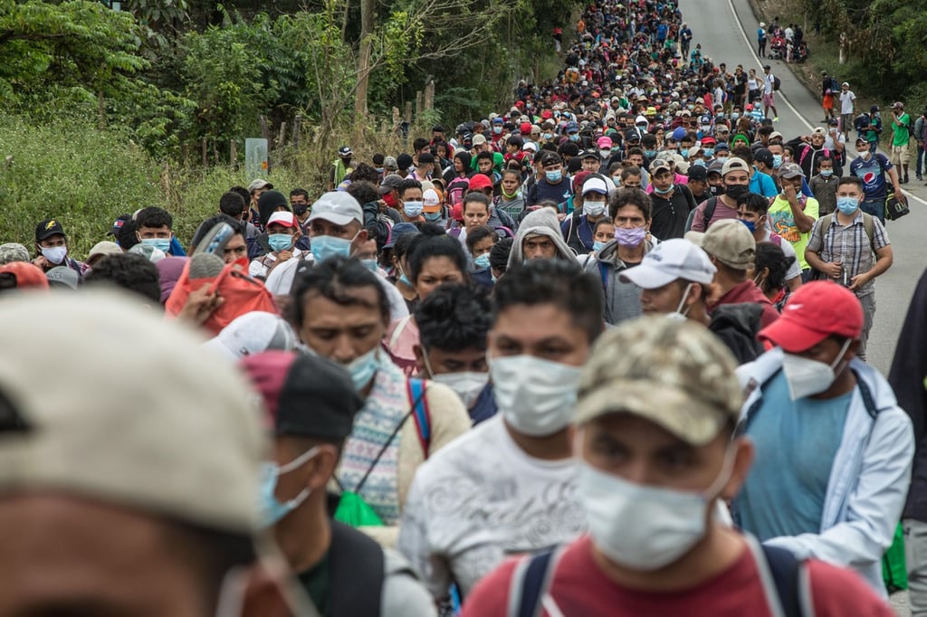 Pide Guatemala a Honduras detener éxodo de migrantes