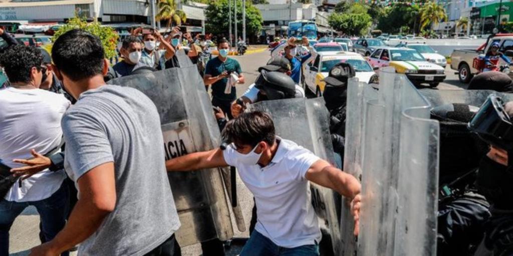 Clausuran y desalojan a 400 personas en discoteca de Acapulco