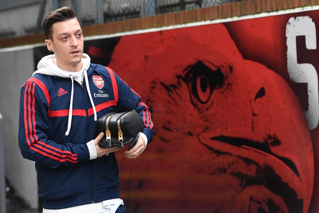 Mesut Özil llega al balompié turco