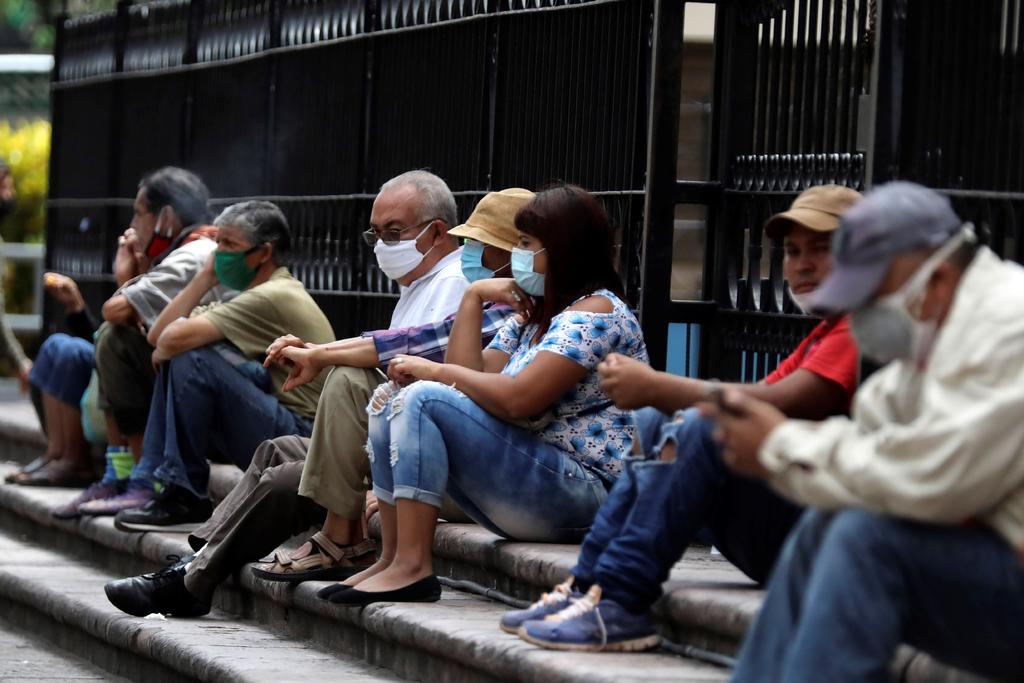 Siguen fuera del mercado laboral 2.5 millones de personas en México