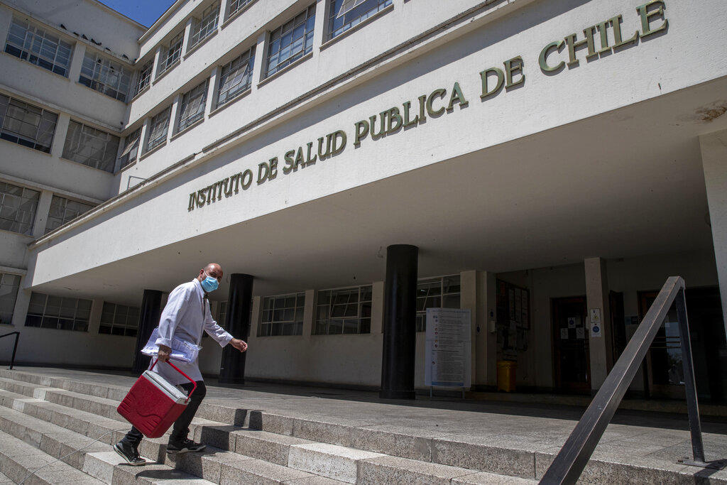Gobierno de Chile anuncia llegada de vacunas contra COVID Sinovac para fines de enero