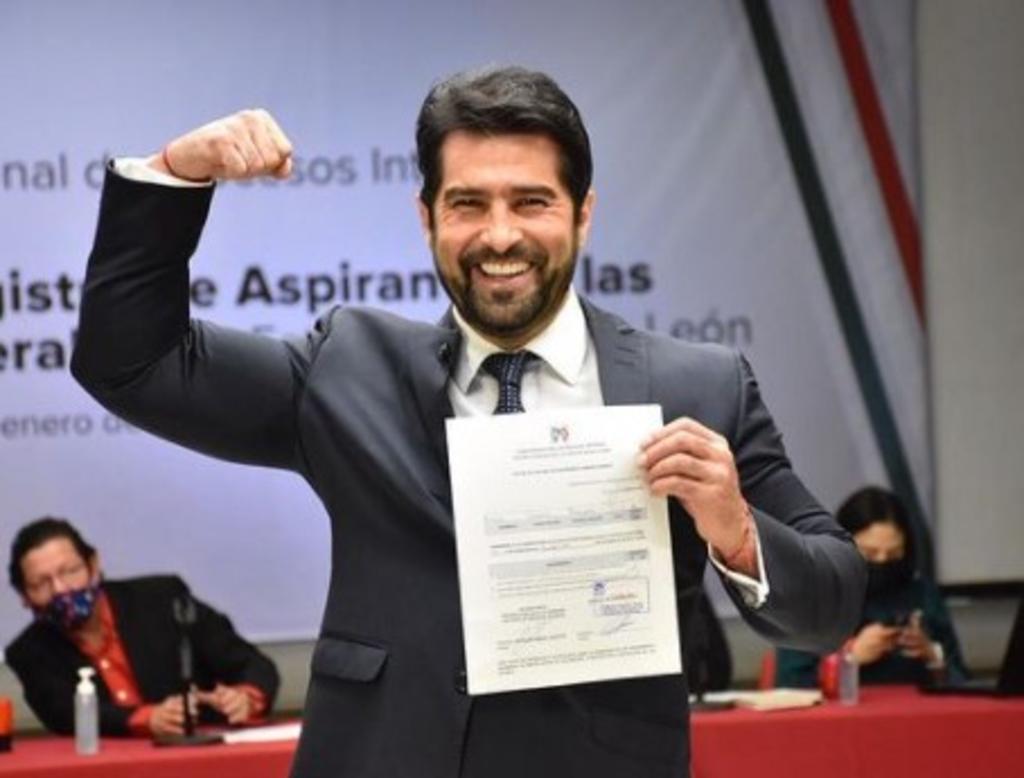 Arturo Carmona se registra para buscar la candidatura a diputado con el PRI