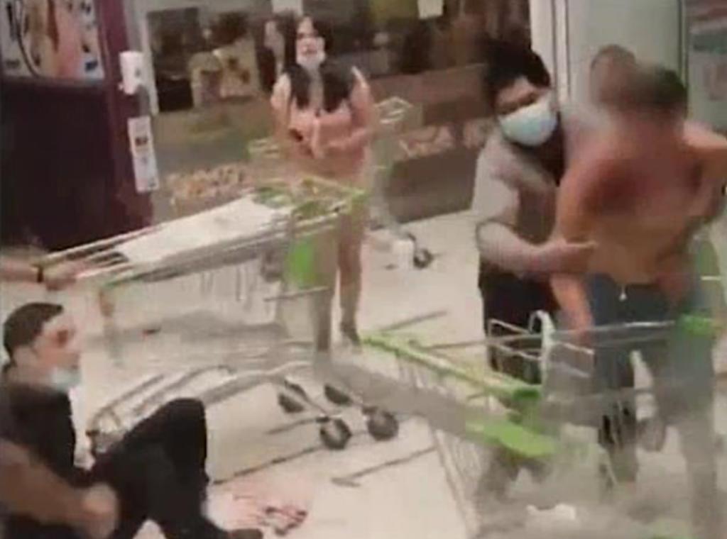 Adolescente apuñala a dos guardias de seguridad tras ser descubierto robando en un supermercado