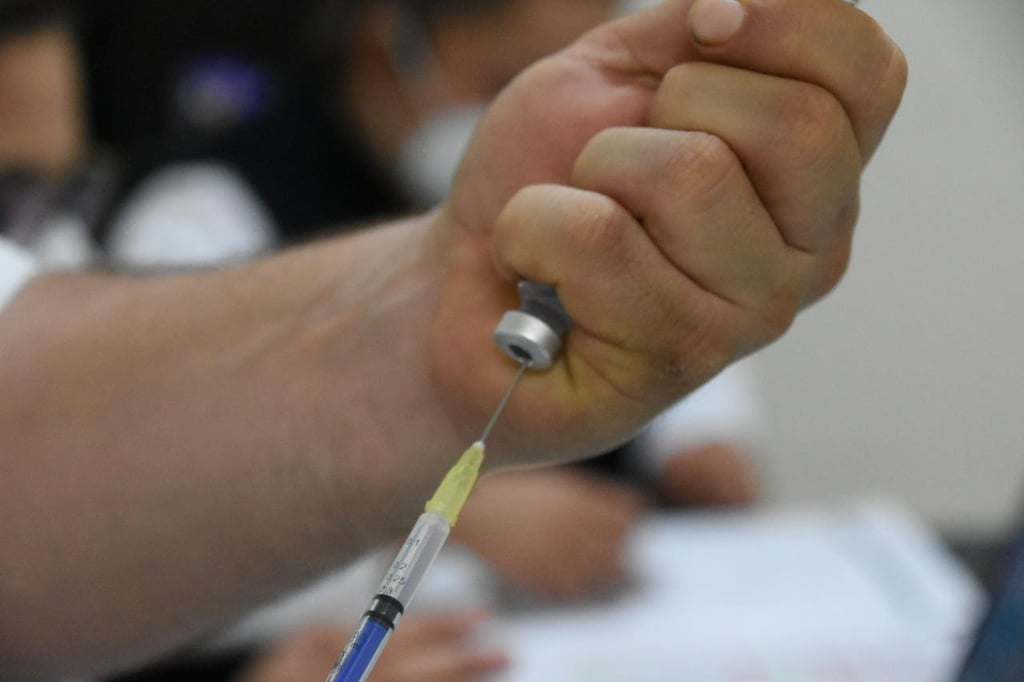 Convocan a estudiantes para participar como brigadistas en vacunación