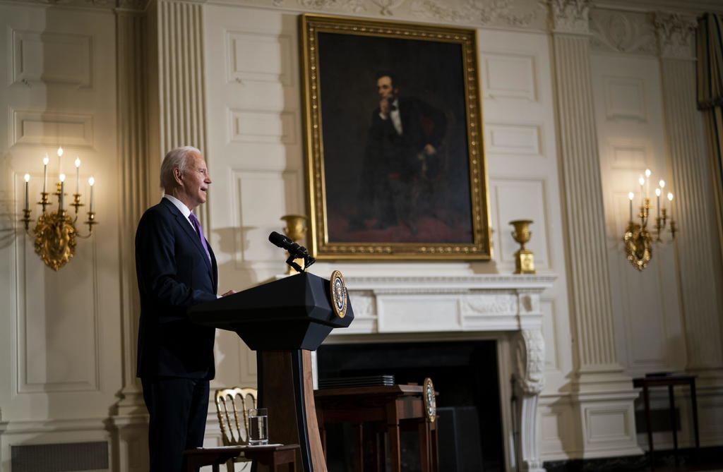 Joe Biden revisa 'de cerca' la designación de los hutíes como terroristas