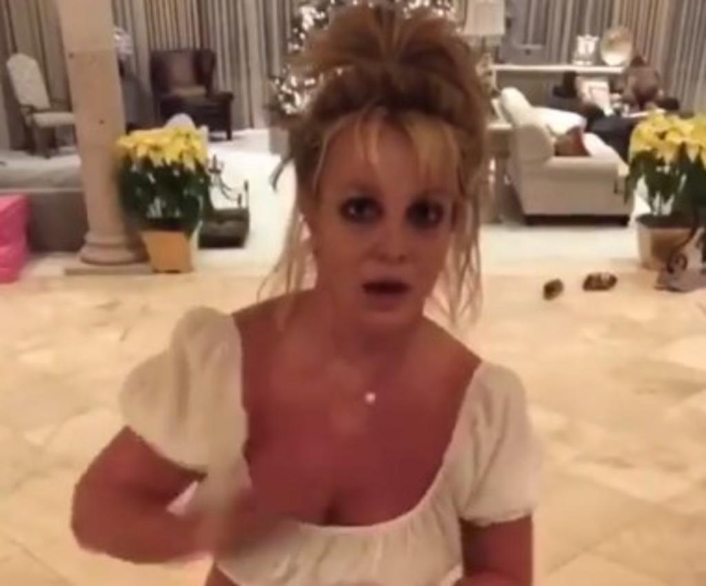 Britney Spears sorprende y preocupa con coreografía de reguetón